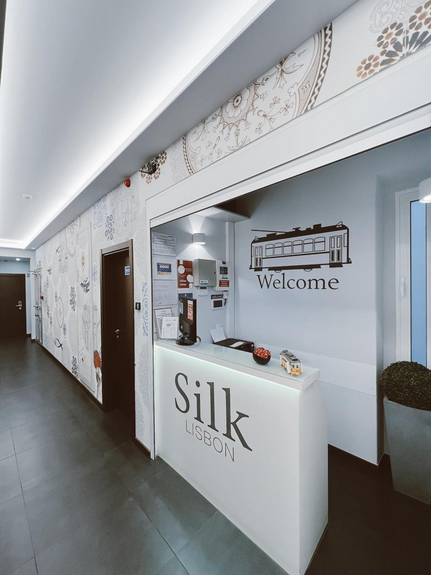 Silk Lisbon Bed & Breakfast ภายนอก รูปภาพ