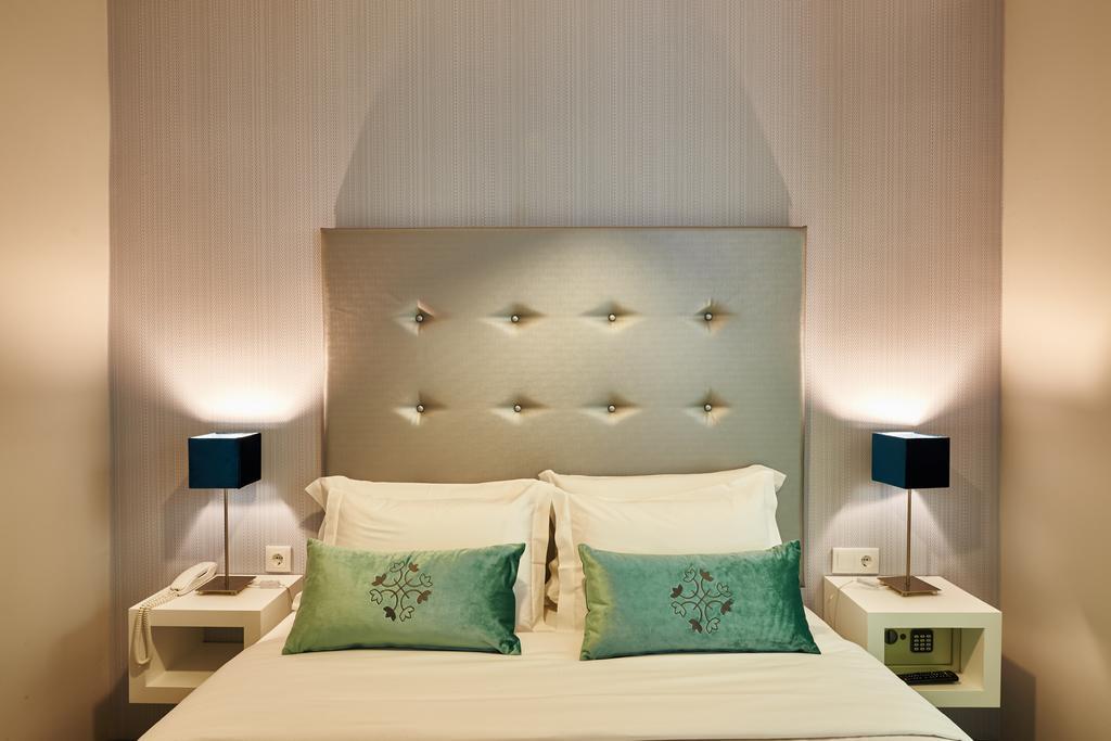 Silk Lisbon Bed & Breakfast ภายนอก รูปภาพ