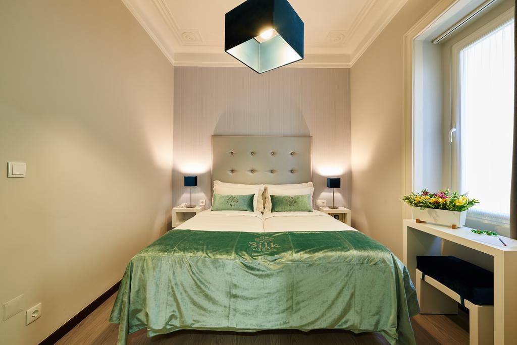 Silk Lisbon Bed & Breakfast ภายนอก รูปภาพ